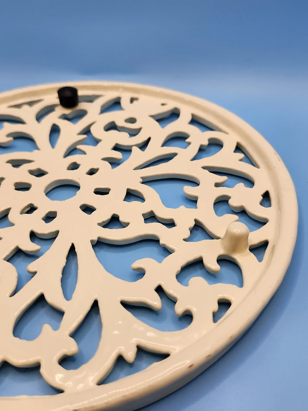 Round Cream Cast Iron Floral Scrollwork Trivet w/ Non-Slip Feet, 8 in Glossy